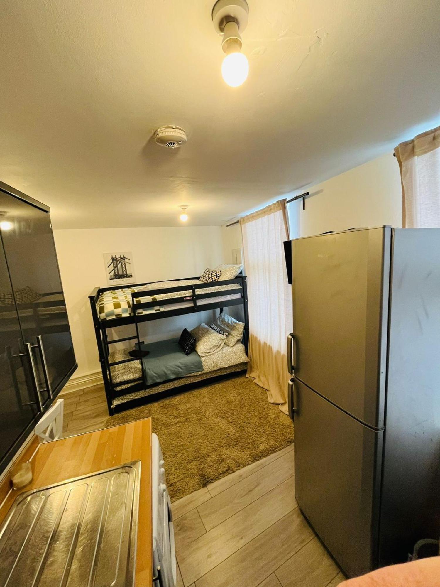 Willesden J Guest Home 4 伦敦 客房 照片